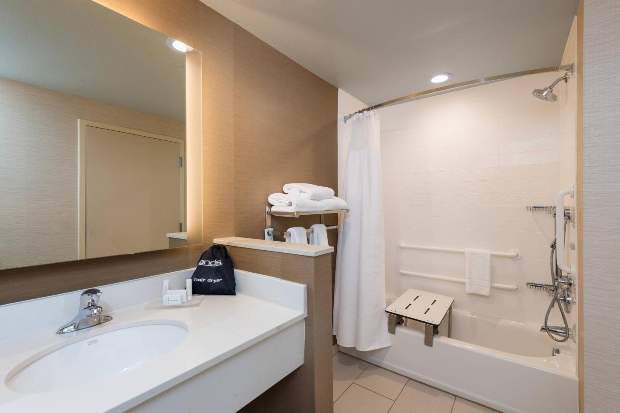 Fairfield & By Marriott Corpus Christi Hotel