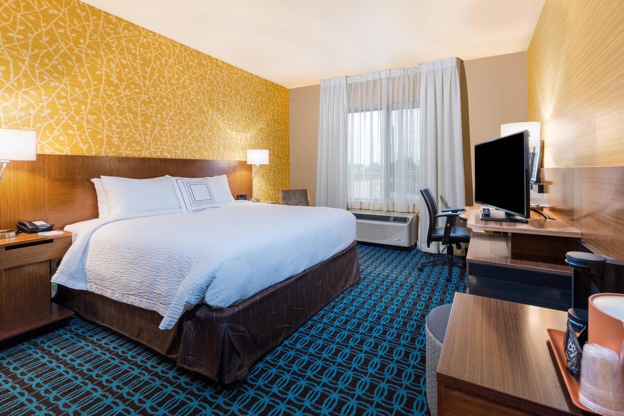 Hotel Fairfield & By Marriott Corpus Christi 3*